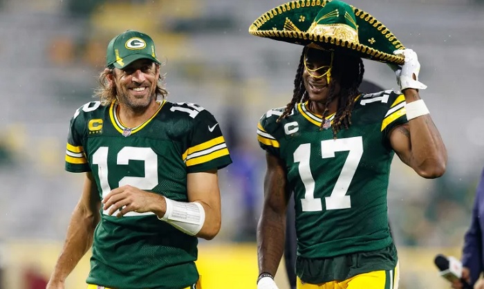 NFL World Reacts To The Aaron Rodgers, Davante Adams Photo