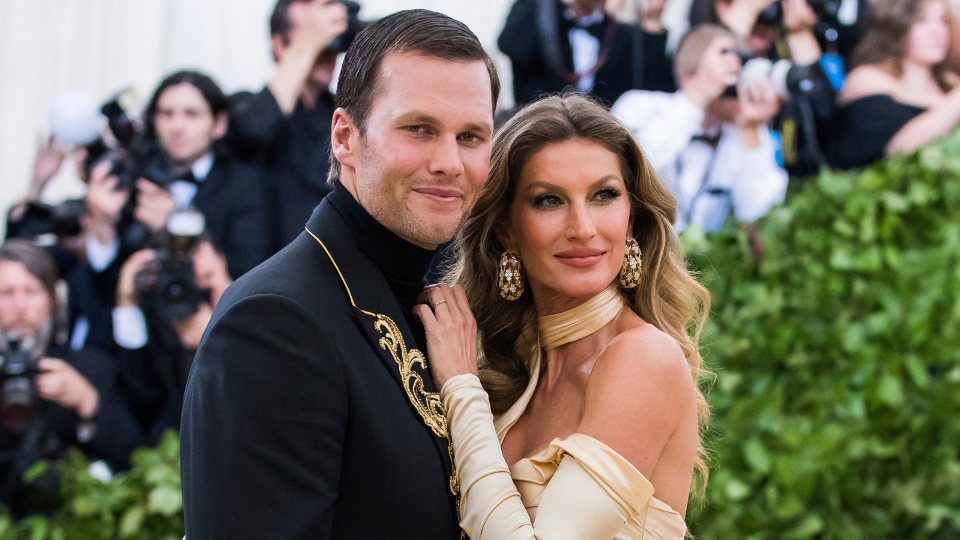 Look: Tom Brady, Gisele Vacation Photo Is Going Viral