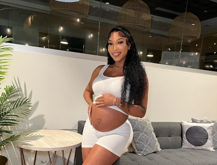 Chiefs WR’s Romantic Christmas Message to His Pregnant Partner