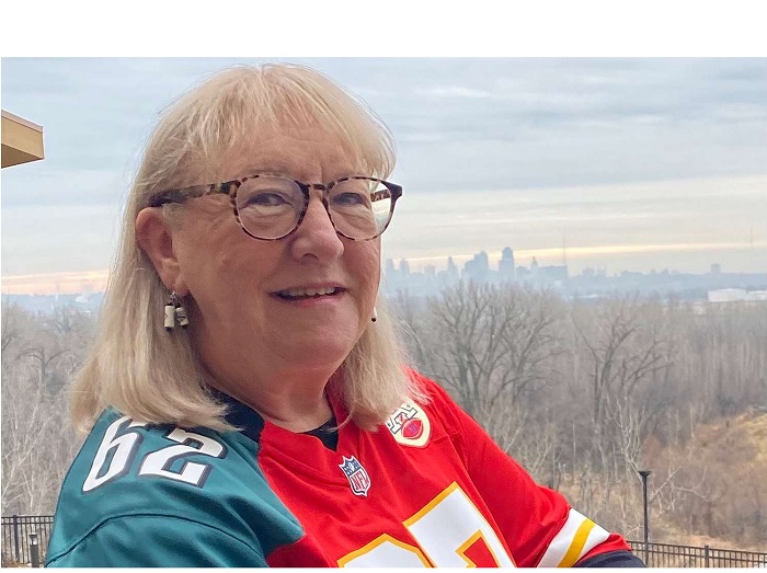 Travis, Jason Kelce's Mom Coin Toss Petition Hits 100,000