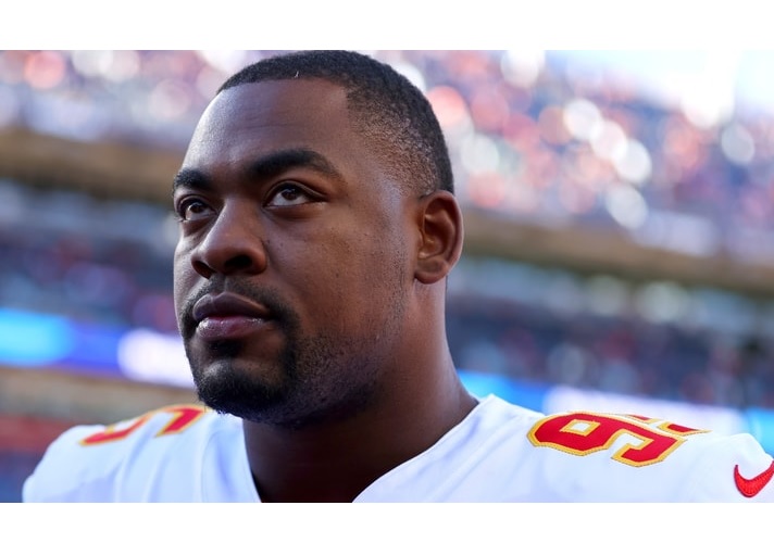 Ex-Chiefs Star Teases Chris Jones on Contract Extension Delay