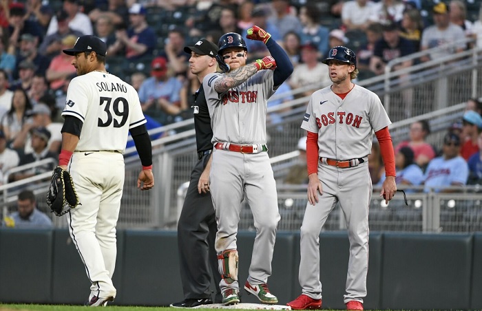 Red Sox Reportedly Discussed Trading Star Outfielder To Yankees For Premier Hurler
