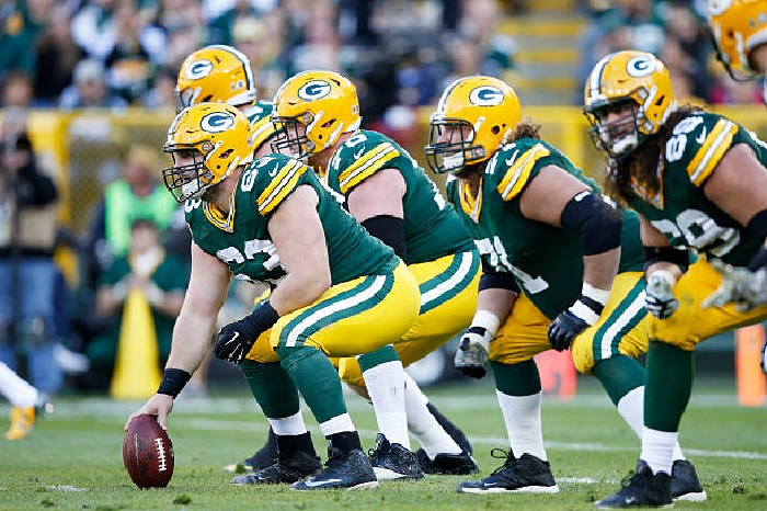 Packers set to bring in O-line reinforcements