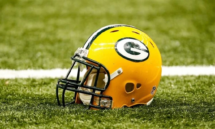 NFL insiders link Vikings' QB with Green Bay Packers